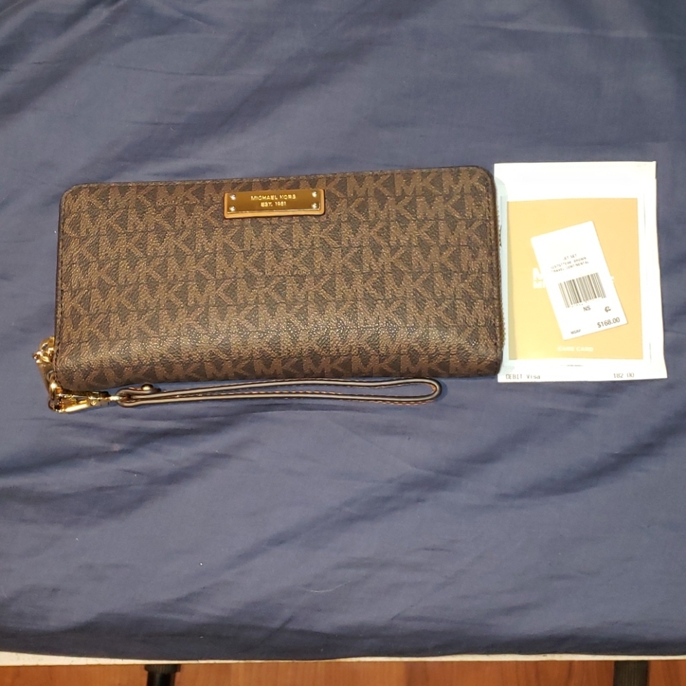 Michael Kors Logo Continental Wristlet/Wallet